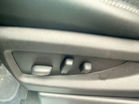 Used 2018 Chevrolet Suburban LT image 20