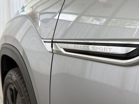 Used 2024 Volkswagen Atlas Cross Sport SE w/ Panoramic Sunroof Package image 38