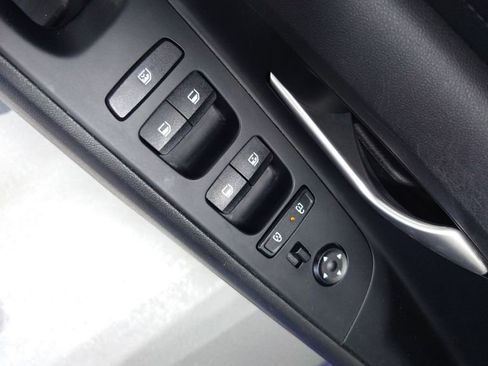 Certified 2024 Hyundai Elantra SEL FWD image 12