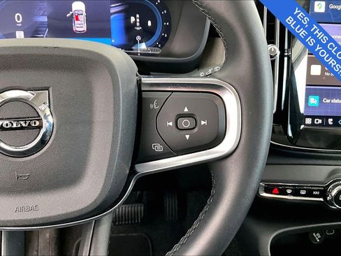 Certified 2025 Volvo XC40 B5 Plus image 27