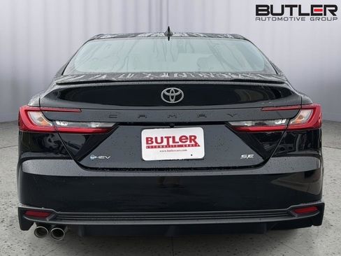 New 2026 Toyota Camry SE FWD image 5
