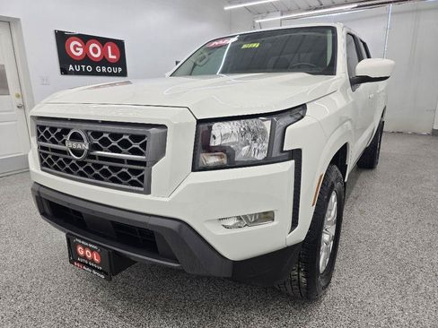 Used 2022 Nissan Frontier SV RWD image 9