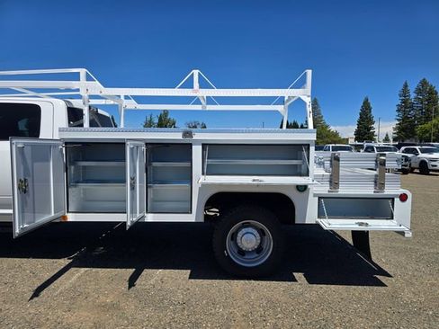 New 2026 RAM 5500 Tradesman w/ Safety Group AWD/4WD image 9
