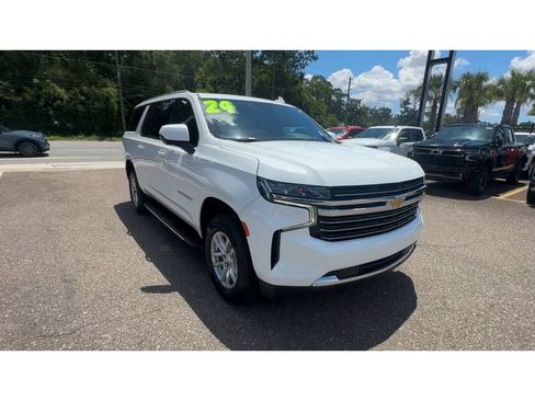 Used 2024 Chevrolet Suburban LT AWD/4WD image 8
