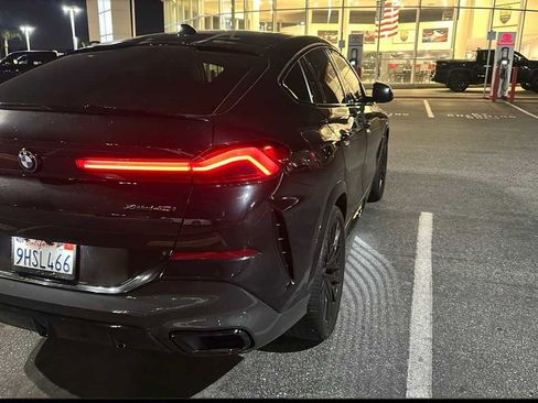 Used 2022 BMW X6 xDrive40i w/ M Sport Package image 2
