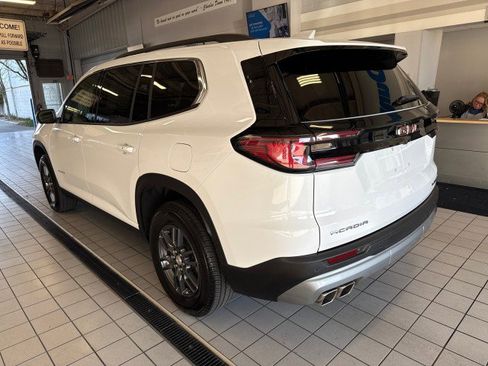 Used 2025 GMC Acadia Elevation image 5