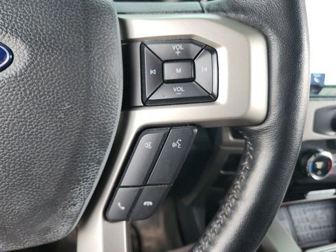 Used 2022 Ford F250 Lariat w/ Black Appearance Package image 32