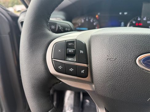 Used 2023 Ford Explorer XLT w/ Equipment Group 202A image 21