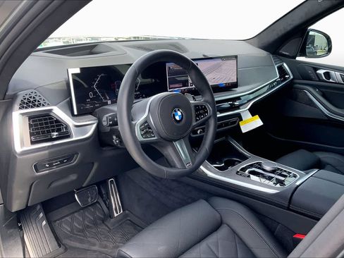 Used 2026 BMW X7 xDrive40i w/ M Sport Package AWD/4WD image 31