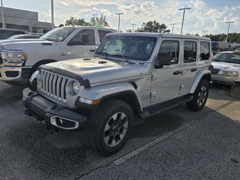 Used 2023 Jeep Wrangler Unlimited Sahara w/ Cold Weather Group AWD/4WD image 4