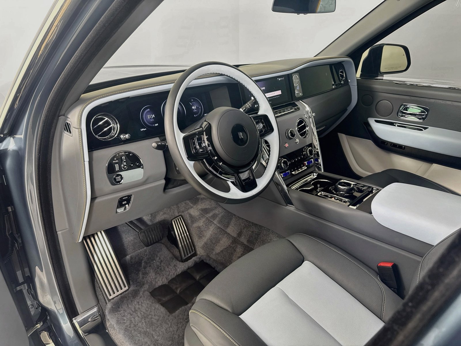 Certified 2026 Rolls-Royce Cullinan AWD/4WD image 12