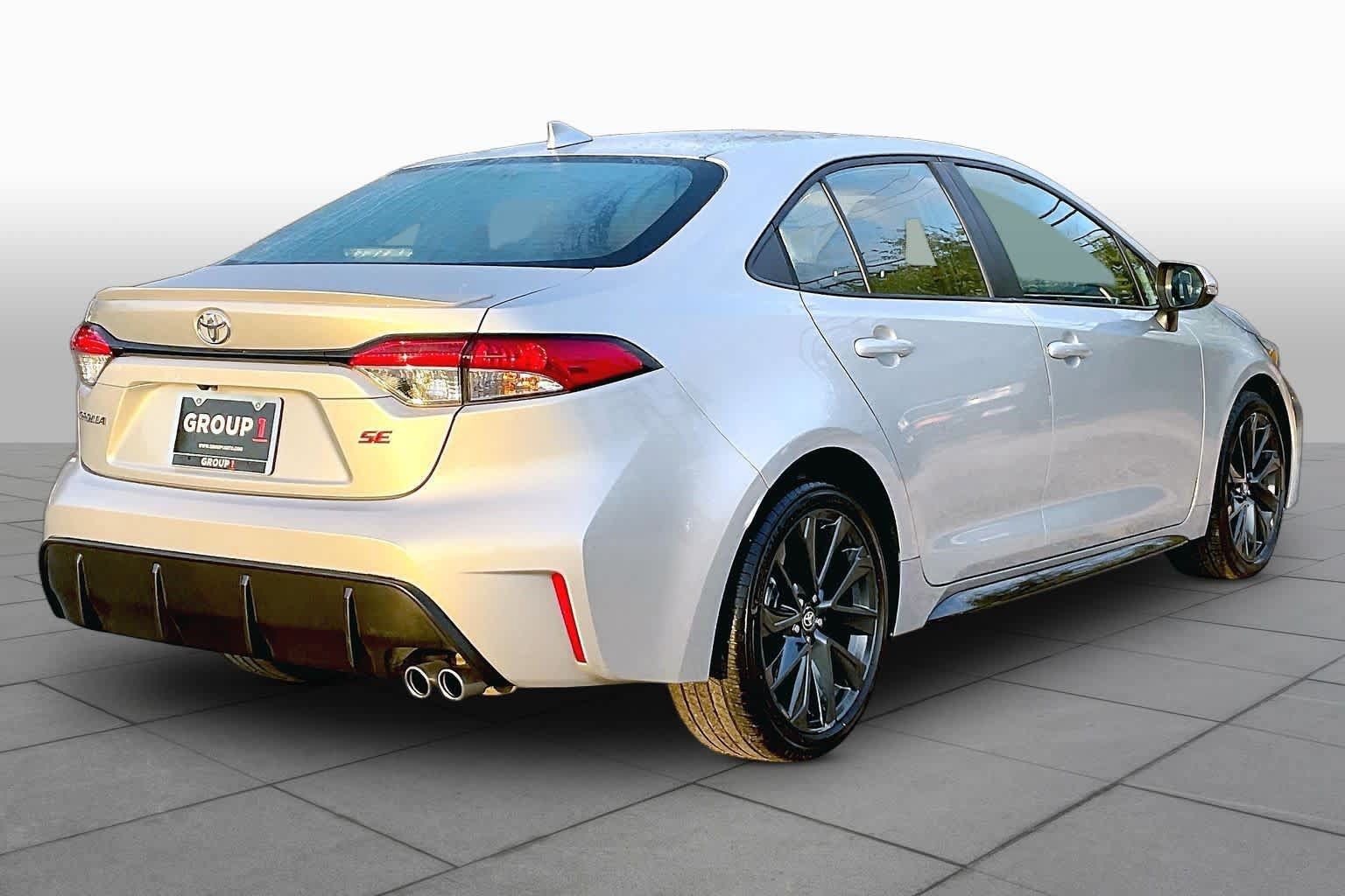Used 2025 Toyota Corolla SE FWD image 13