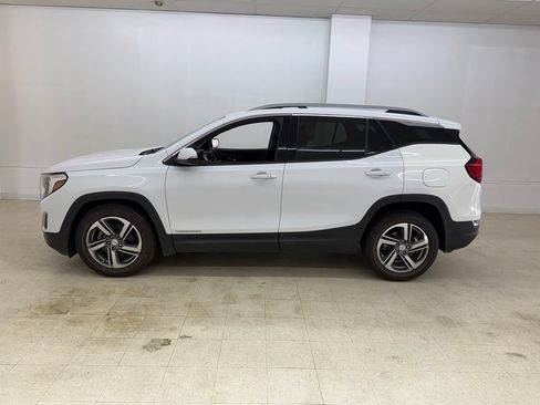 Used 2021 GMC Terrain SLT FWD image 2