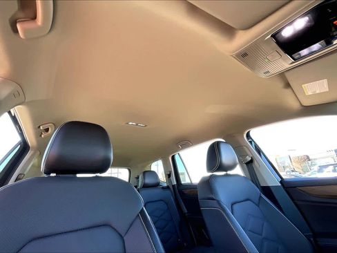 Used 2025 Volkswagen Atlas SE image 13