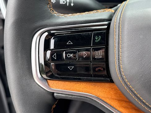 Certified 2024 Jeep Grand Wagoneer Series III AWD/4WD image 27
