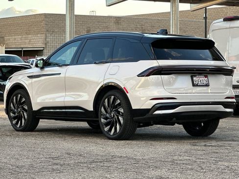 Certified 2025 Lincoln Nautilus Reserve w/ Jet Appearance Package image 6