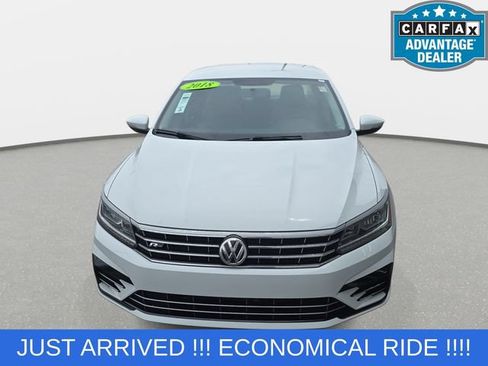 Used 2018 Volkswagen Passat 2.0T R-Line w/ R-Line Lighting Package FWD image 2