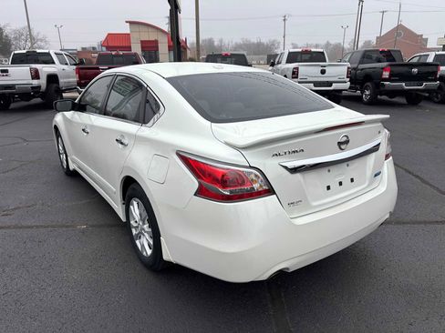 Used 2014 Nissan Altima 2.5 S w/ Sport Value Package image 5