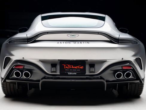 Used 2025 Aston Martin V8 Vantage Coupe RWD image 29