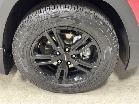 Used 2024 GMC Terrain AT4 w/ Tech Package AWD/4WD image 12