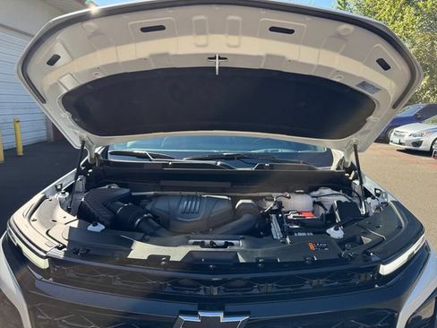 Used 2026 Chevrolet Traverse RS w/ LPO, Floor Liner Package AWD/4WD image 19