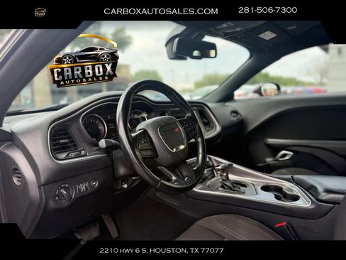 Used 2021 Dodge Challenger SXT RWD image 14