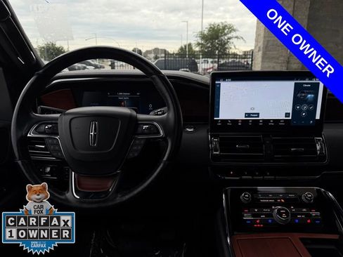 Used 2024 Lincoln Navigator L 4WD image 7