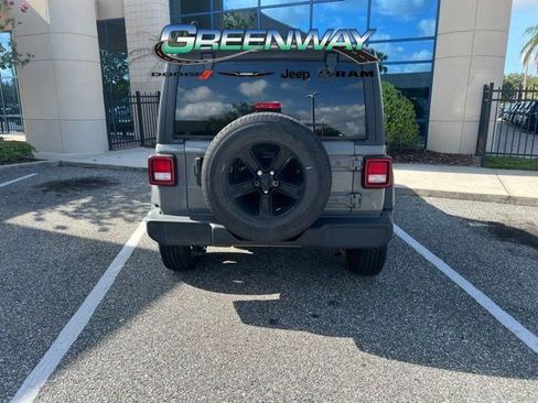 Used 2022 Jeep Wrangler Unlimited Sport AWD/4WD image 5