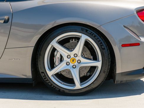 Used 2012 Ferrari FF AWD/4WD image 21