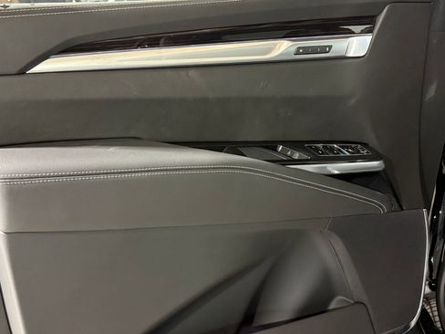 New 2025 Cadillac Escalade ESV Luxury image 10