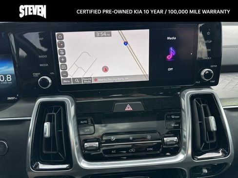 Certified 2023 Kia Sorento SX image 11