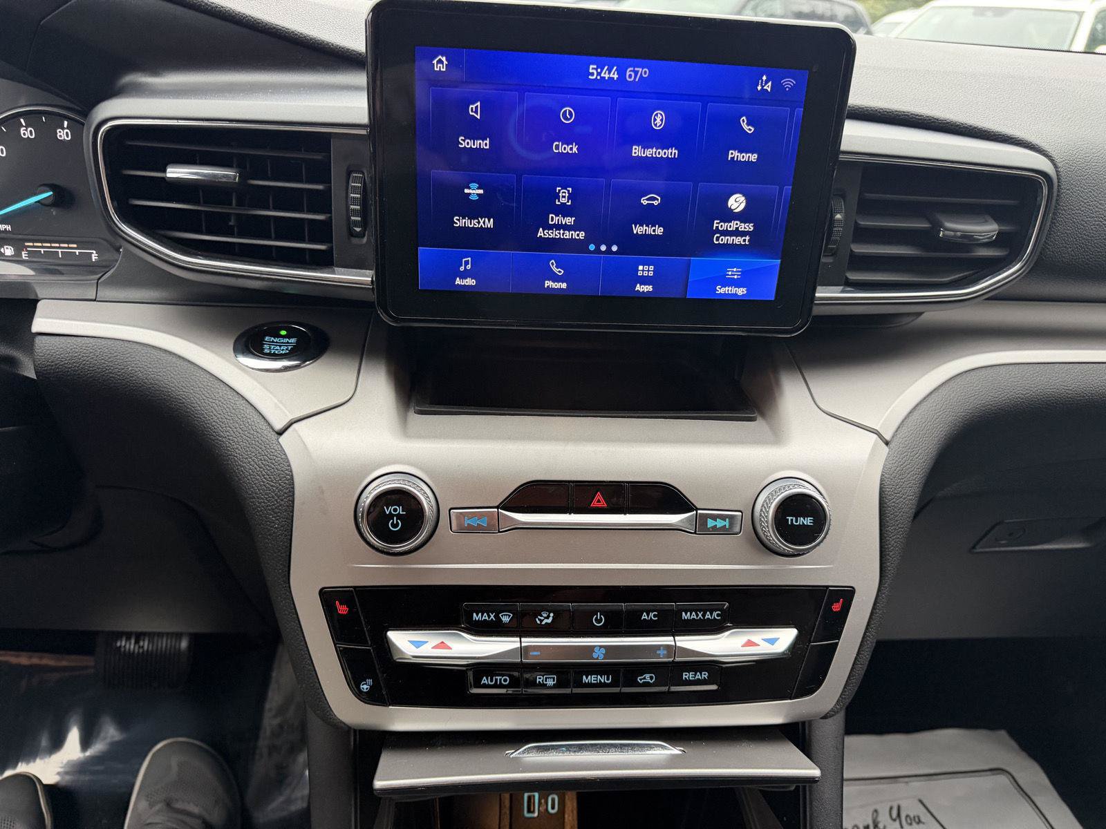 Used 2020 Ford Explorer XLT w/ Equipment Group 202A AWD/4WD image 19