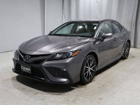Used 2023 Toyota Camry SE image 7