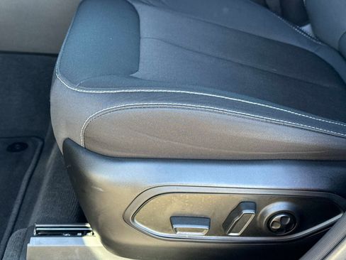 New 2025 Jeep Grand Cherokee Laredo X w/ Luxury Tech Group I image 22