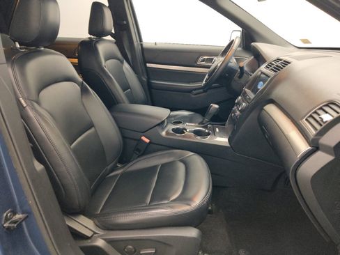 Used 2019 Ford Explorer XLT w/ Equipment Group 202A FWD image 21
