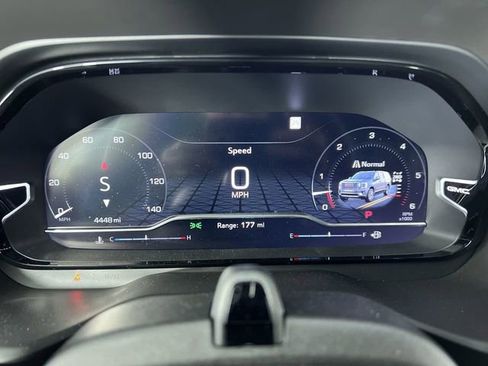 Used 2024 GMC Yukon Denali w/ Denali Reserve Package image 11