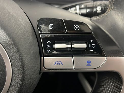 Used 2023 Hyundai Elantra Limited FWD image 38