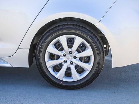 Used 2024 Toyota Corolla LE FWD image 11