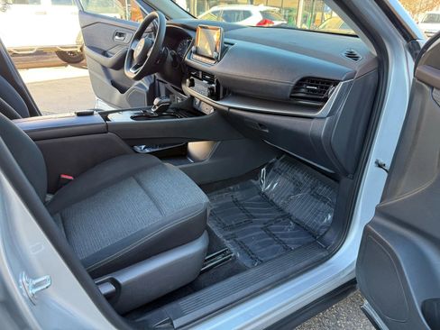 Used 2021 Nissan Rogue SV image 24