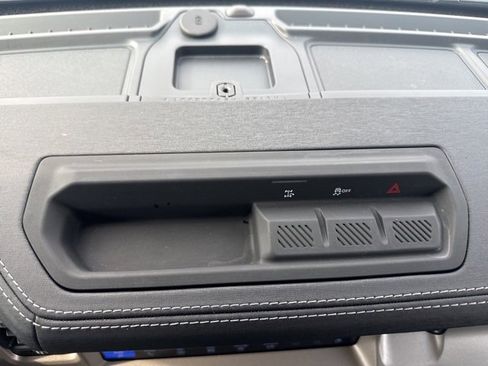 Used 2025 Ford Bronco Outer Banks image 38