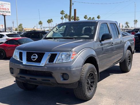 Used 2019 Nissan Frontier SV AWD/4WD image 2