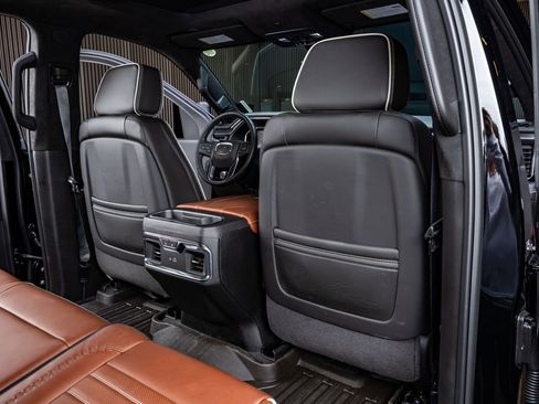 Used 2025 GMC Sierra 2500 Denali Ultimate image 32