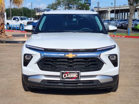 Used 2026 Chevrolet TrailBlazer LT w/ LT Cold Weather Package FWD image 2