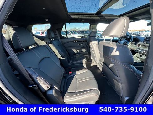 Certified 2025 Honda Pilot TrailSport image 50