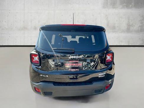 Used 2022 Jeep Renegade Latitude image 6