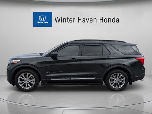 Used 2023 Ford Explorer XLT w/ Equipment Group 202A RWD image 5