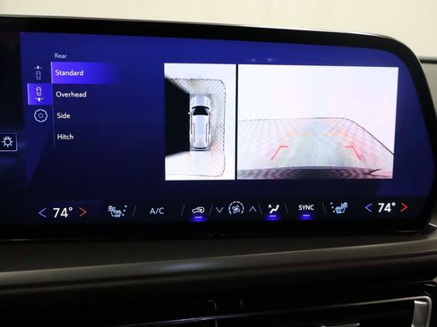 Used 2025 Chevrolet Traverse LT w/ Midnight/Sport Edition image 12