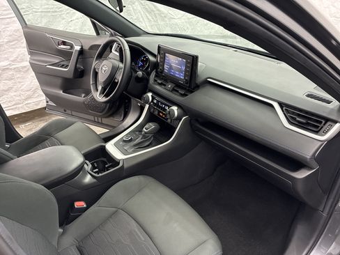 Used 2022 Toyota RAV4 SE w/ Convenience Package AWD/4WD image 15