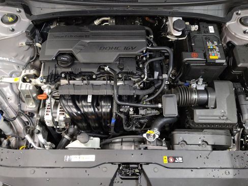 Used 2024 Hyundai Elantra SEL image 30