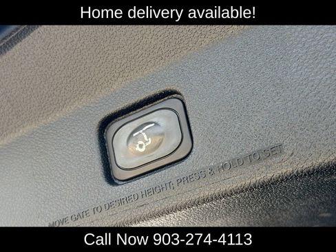 Used 2018 Ford Explorer XLT w/ Equipment Group 202A FWD image 12